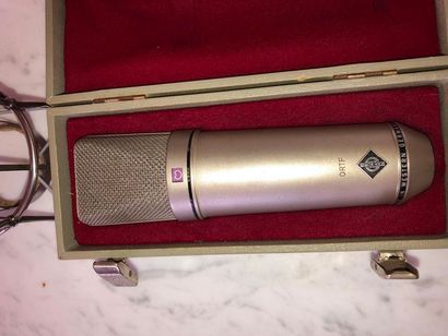 null NEUMANN - Micro U 67
Passé au banc d'essai - voir test-
Test in testing-bench...