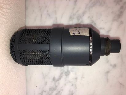 null NEUMANN - Micro TLM 50 

Passé au banc d'essai - voir test-
L'état visuel du...