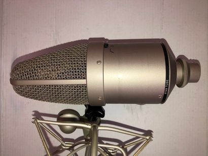 null NEUMANN - Micro M 149
Passé au banc d'essai - voir test-
Test in testing-bench...