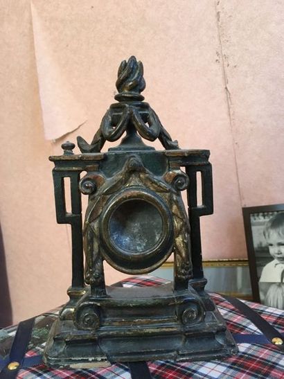 null Porte montre en bois figurant une horloge, style du XVIIIe siècle, accident...