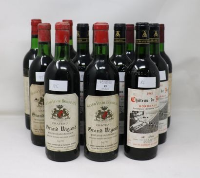 null Lot de 12 bouteilles de Bordeaux comprenant:

- 3 bouteilles, Château Grand...