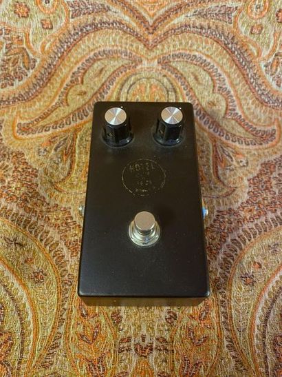 null PEDALE D’EFFETS - LOVEPEDAL 

MODELE - MK12 Tonebender. 