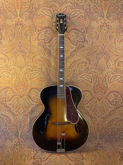 null GUITAR ARCHTOP - Epiphone. 

MODEL - Triumph, 1948. 

SERIAL NUMBER - 57510....