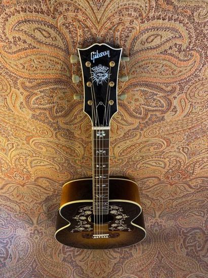 null GUITAR ACOUSTIQUE - Gibson. 

MODEL - SJ 200, Bob Dylan Players Edition, 2015

SERIAL...