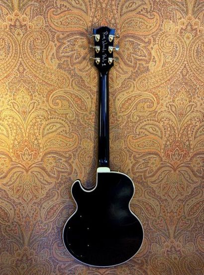 null GUITAR SOLID-BODY - Gibson. 

MODEL - Ronnie Woods. L5-/5, 28/02/18. 

SERIAL...