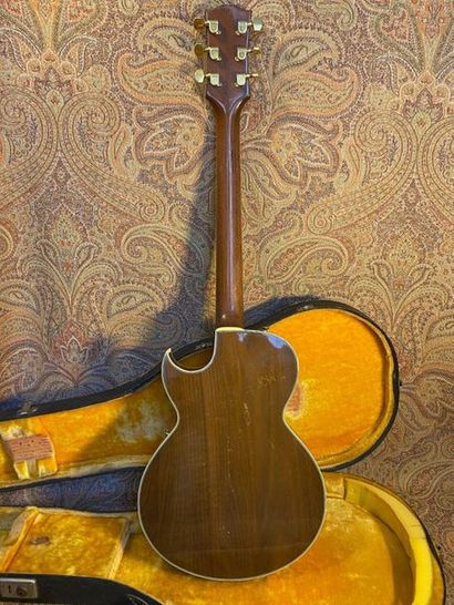 null GUITAR SOLID-BODY - Jacobacci. 

MODEL - Studio 3, circa 1973. 

NECK - mahogany...