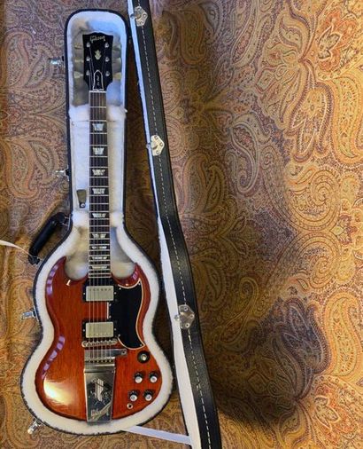 null GUITAR SOLID-BODY - Gibson. 

MODEL - Les Paul (SG), end of 1963

SERIAL NUMBER...