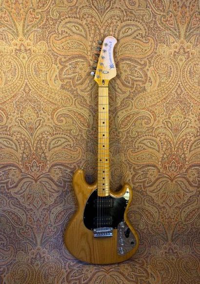 null GUITARE SOLID-BODY - MUSIC MAN

MODELE - Sting Ray II, 04/1977, n° de série...