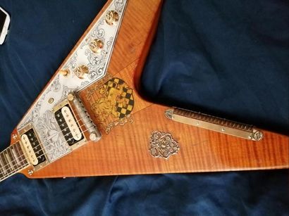 null GUITAR SOLID-BODY - Philippe Dubreuille
Model Knight Axe Flying V 2019
Neck:...