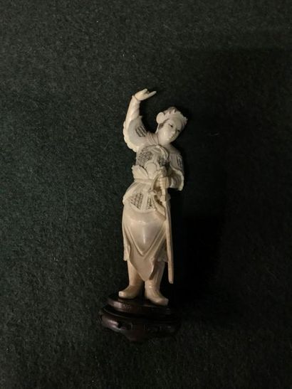null "Guerrier chinois"

Sculpture en composition

Chine, vers 1940

H. (sans le...