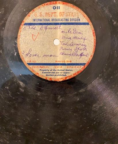 1 disque acetate de Miles Davis 

+ epreuve...