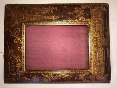 null Leather photo frame decorated with monuments from the 1889 Universal Exhibition,...