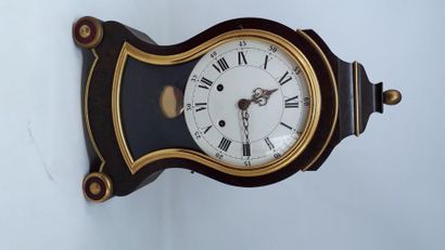 null Small cartel in painted wood, enamel dial, Swiss made

18th century style, modern

Height:...