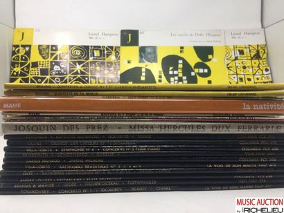 null Lot including:

38 records and a classical music box, 

12 LP and 10'' of poetry,...