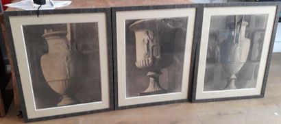 null Ecole du Xxe siècle

"Etude de vase grec" 

Trois Fusains

A vue 64 x 46 cm...