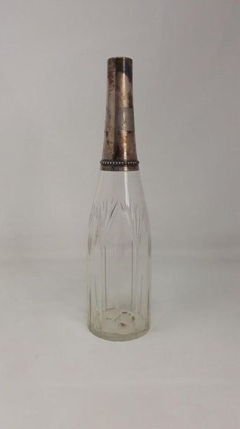 null Cut glass decanter. Silver frame

After 1838

H. 28 cm. Gross weight : 77 g