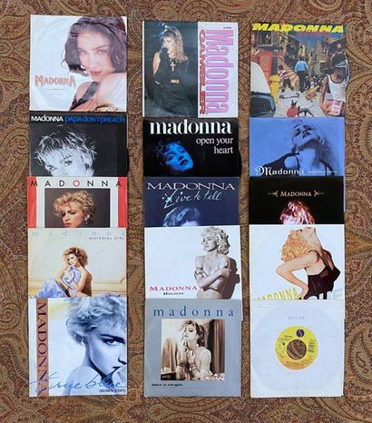 POP 15 disques 45 T - Madonna 

VG+ à EX; VG+ à EX