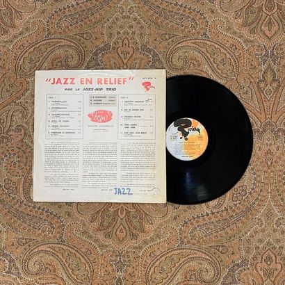 JAZZ 1 x Lp - Jazz Hip Trio

VG+ (writings on the back); VG+ (surface marks)