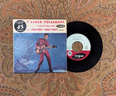 Johnny HALLYDAY 1 disque 45 T - Johnny Hallyday "T'aimais follement"

VG (fragile);...