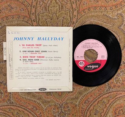 Johnny HALLYDAY 1 disque Ep - Johnny Hallyday "Tu parles trop"

EPL7824, Vogue

EX...