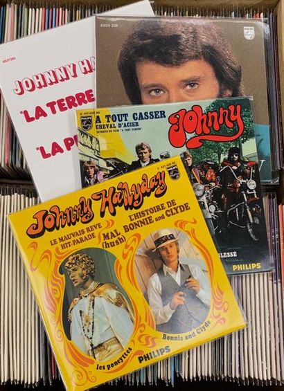 Johnny HALLYDAY About 150 x mini-CD - Johnny Hallyday

Several copies of each

New...