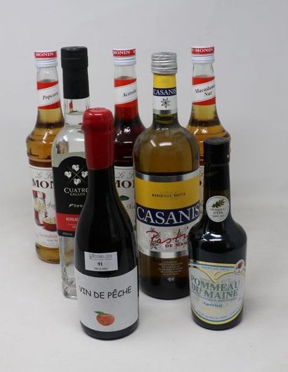 Alcools - Aperitifs…. Lot de sept (7) bouteilles:

- Trois (3) bouteille - sirop...