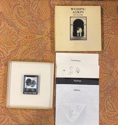 The Beatles & Co 1 x box (Card Bridge) - Yoko Ono et John Lennon "Wedding album"...