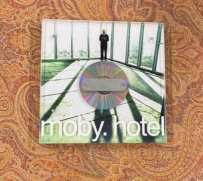 MOBY 1 platinum disc - Moby "Hotel"

May 2005

For more than 300,000 ex. sold
