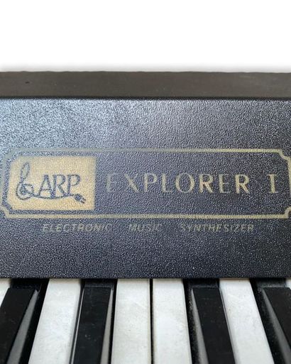 null CLAVIER: ARP. Modèle: Explorer I 2911, numéro de série: 11. Date: 1974/78

Description:...