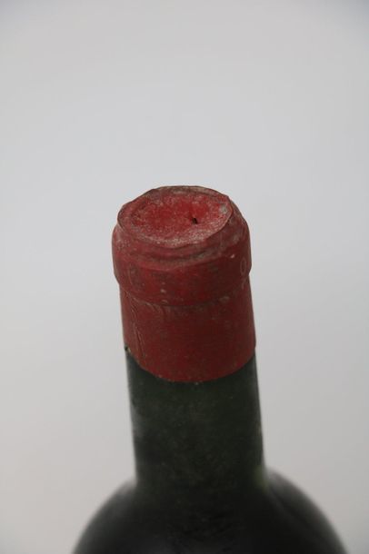 BORDEAUX Une (1) bouteille - Château Puyguileim, 1966, Côtes de Fronsac (lb capsule...