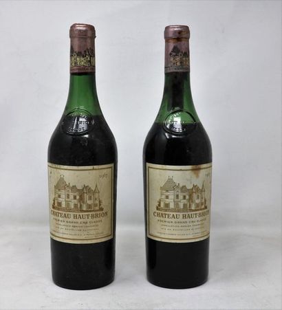 BORDEAUX Une (1) bouteille - Château Haut Brion, 1967, 1er GCC de Pessac Léognan...
