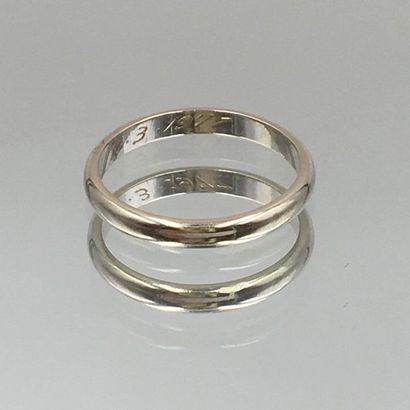 null ALLIANCE in white gold (750 thousandths) engraved and dated inside. 

Finger:...