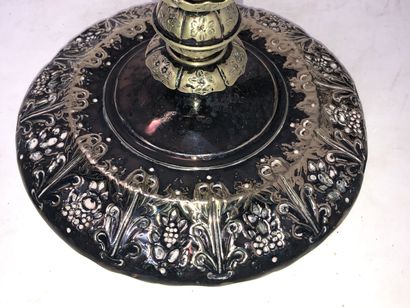 null Trois coupes sur piédouche en métal argenté anglais

XIXe siècle

H. : 15 cm...