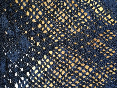 null Châle en coton noir à franges. 120 x 150 cm environ