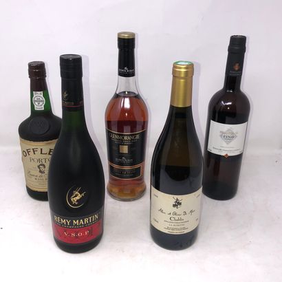 null Lot de cinq bouteilles de spiritueux : Porto, Whisky Glenmorangie, Chablis,...