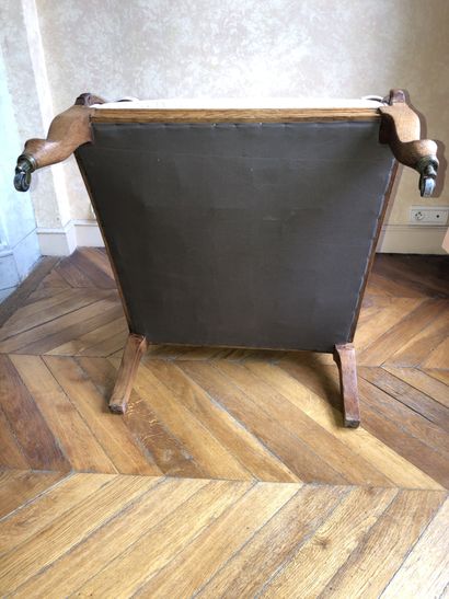 null Fauteuil Art and Craft en chêne

Fin du XIXe siècle. Garniture de tissu crème

100...