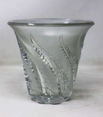 null LALIQUE France - Vase "fougères" en cristal

H. : 18,5 cm