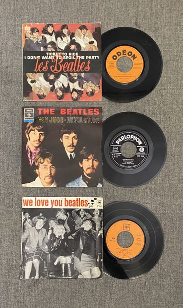 THE BEATLES Trois disques Ep/45T - The Beatles

dont 1 x jukebox et 1 x pressage...