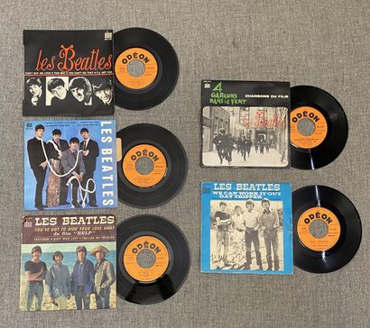 THE BEATLES Cinq disques Ep/45T - The Beatles

Label Odéon SOE/SO orange

VG à EX;...