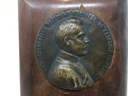 null E. MERIGNAC

Médaille en bronze Louis Chevillard Président d'honneur d'escrime...