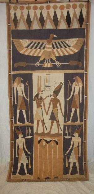 null Tenture, Egypte, décor de mastaba en application de coton d’Horus et du pharaon.

...