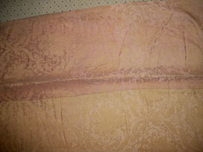 null Curtain of old pink brocatelle, Renaissance style, decoration of a flowering...