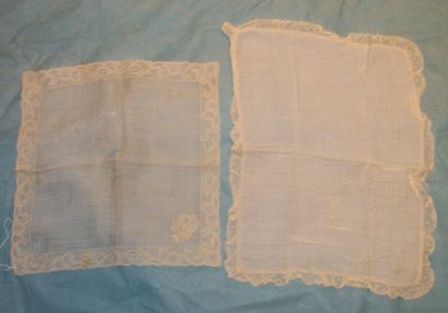 null Combination of two linen handkerchiefs, bordered with Valencienne lace, embroidered...