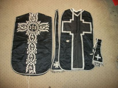 null Two mourning chasubles, 19th century, with a stole and a maniple, one in black...