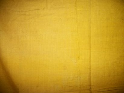 null Métrage de bourrette jaune bouton d’or, Provence, XVIIIème siècle (, usures,...