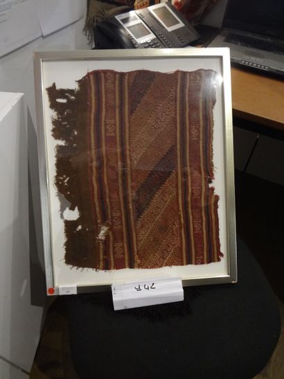 null Fragment de vêtement en tapisserie Nazca, Pérou, premiers siècles de notre ère,...