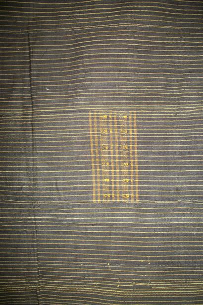 null Sarong, Naga, Burma, shaped black with yellow stripes.

 1, 86 x 1, 52 m