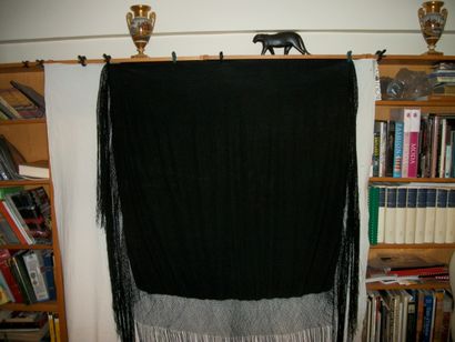 null Manila shawl, China, 1900, black twill. 1, 18 x 1, 20 m