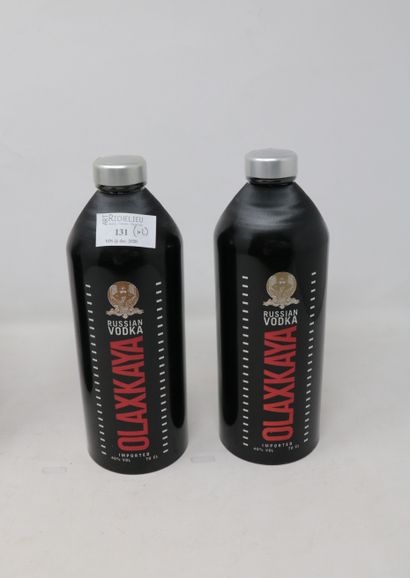 SPRIRITUEUX Lot de deux (2) bouteilles - Vodka Olaxkaya

Bouteille noire et rouge...