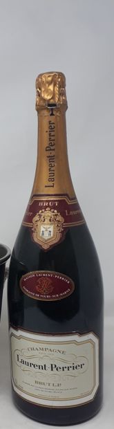 CHAMPAGNE 
Un (1) magnum - Champagne Laurent Perrier (etiquette légèrement tachée,...